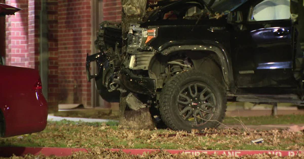 West Dallas Shooting: 3 victims crash into tree | FOX 4 Dallas-Fort Worth