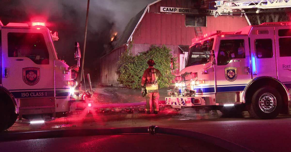 Vacant Fort Worth animal clinic destroyed by fire | FOX 4 Dallas-Fort Worth