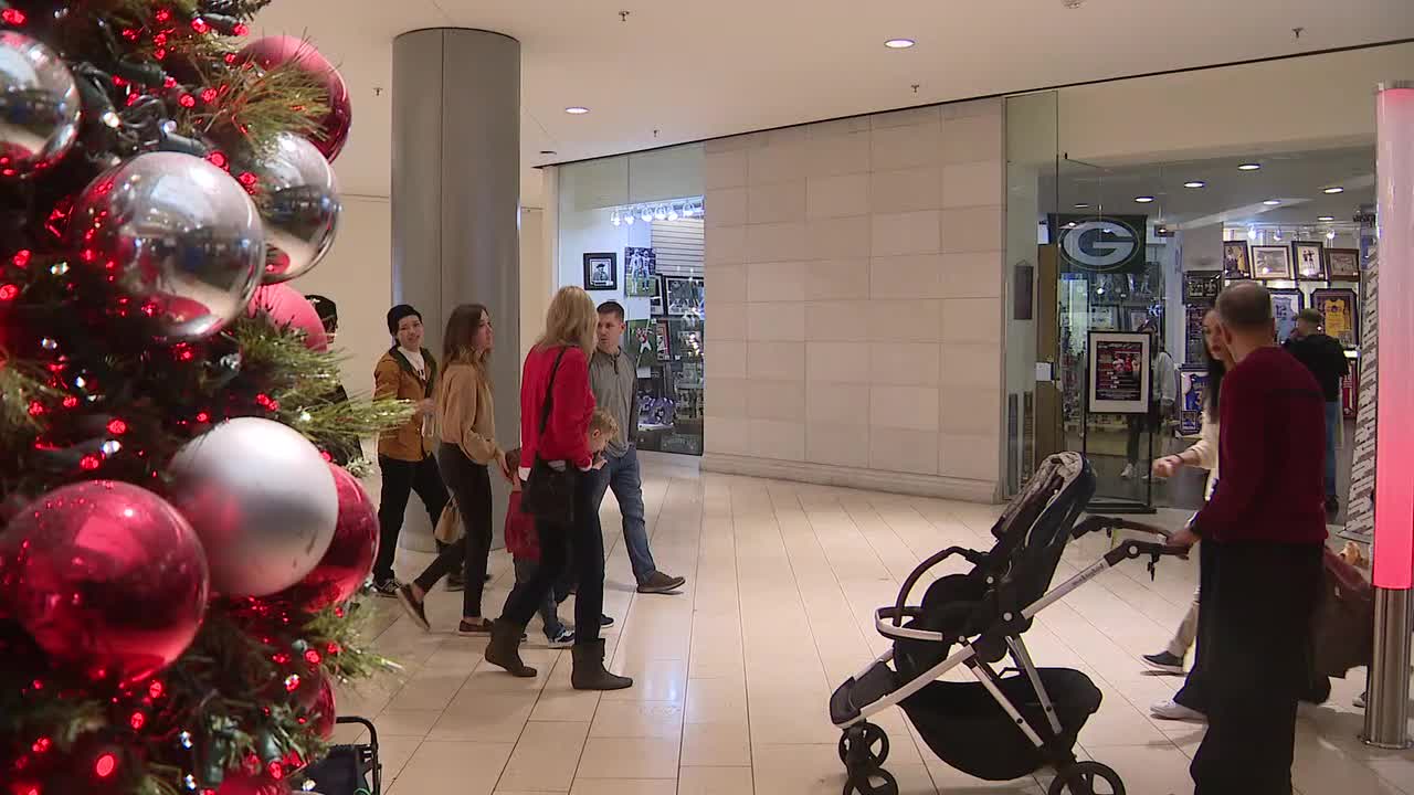 Many North Texans out for last-minute shopping ahead of Christmas - Vimarsana News