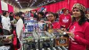 Thousands of North Texas families get presents during Christmas in The Park event at Fair Park