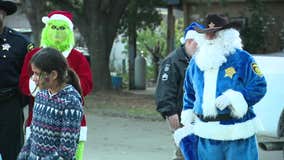 Dallas County Sheriff's Office hands out gifts, holds community event at mobile home park