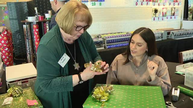 Plano gift wrapping event helps raise money for homeless pets