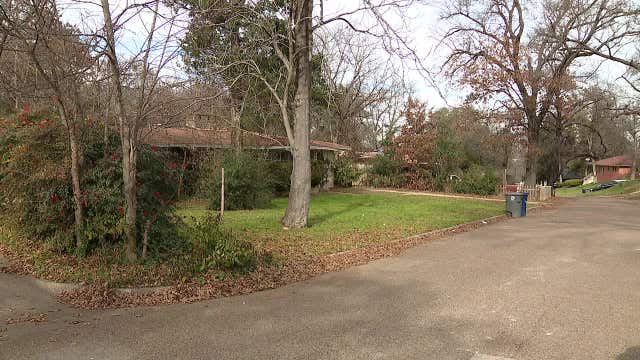 Dallas police investigating homicide; neighbor says it happened at boarding home