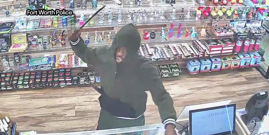 Fort Worth police searching for man who used machete in robbery