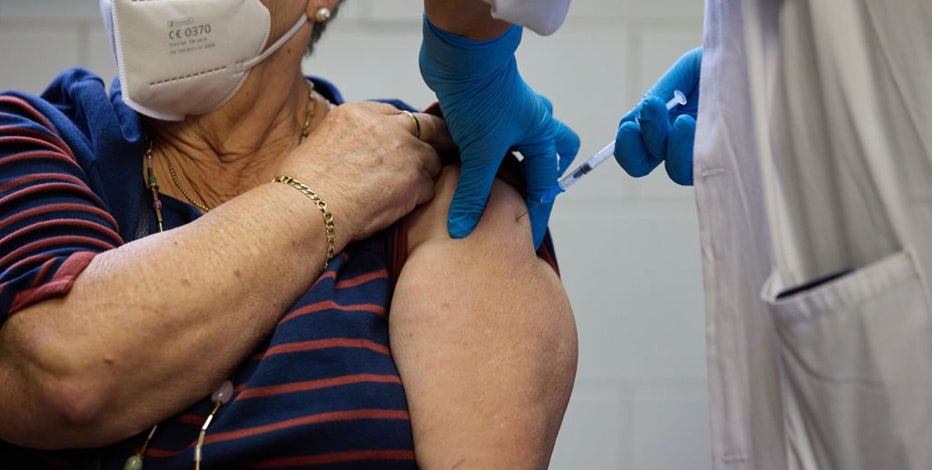 Flu, COVID-19 infections rising, could worsen over holidays, CDC says