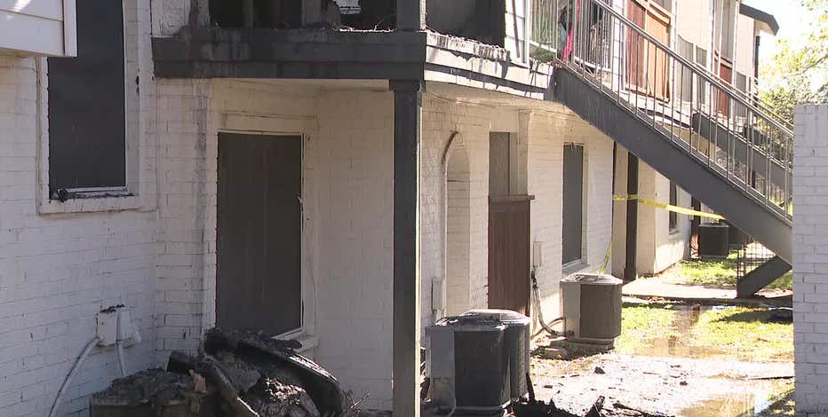 Fort Worth apartment fire kills 2 on Christmas Eve