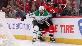 Marchment snaps tie, Stars score 3 in third to beat Blackhawks 3-1