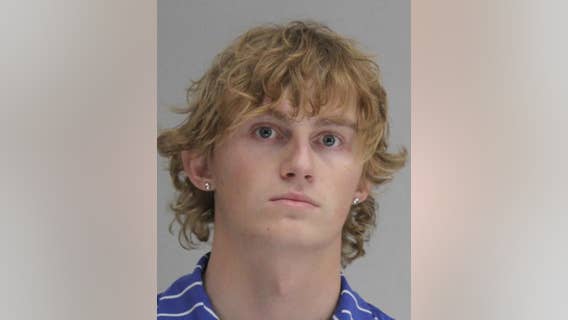 19-year-old arrested for DWI following crash after fleeing from police in Dallas