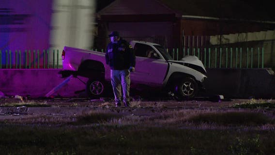 2 killed in wrong way-crash on R.L. Thornton Freeway
