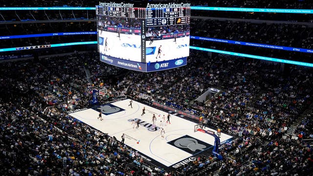 Devin Booker scores 46 as Suns beat Mavs 132-109 for 7th consecutive win