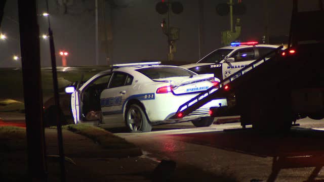 3 injured in crash involving Mesquite PD vehicle in Dallas