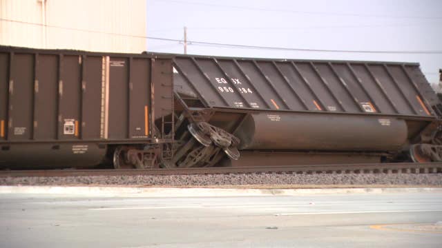 Roanoke train derailment causes traffic delays