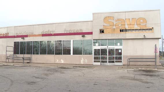 2 grocery stores in southern Dallas' food desert close their doors
