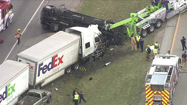 Tow truck driver killed, another injured in crash on I-20 in Duncanville