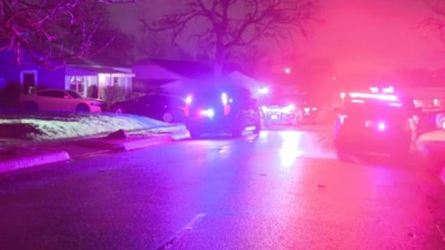 Homeowner shoots cousin through home's back door, Fort Worth police say