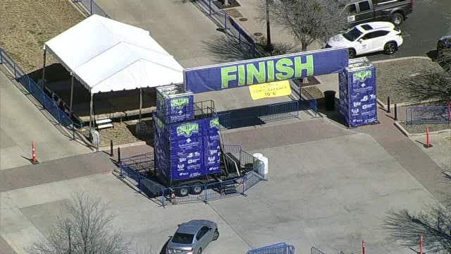 Runners take part in Cowtown Marathon despite warm temperatures