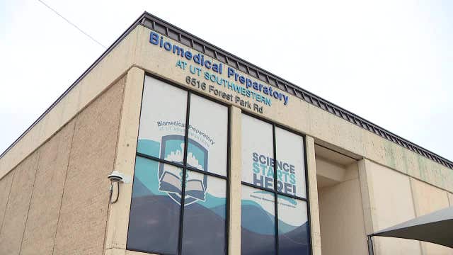 Dallas ISD school on UT Southwestern campus offers students different way of learning