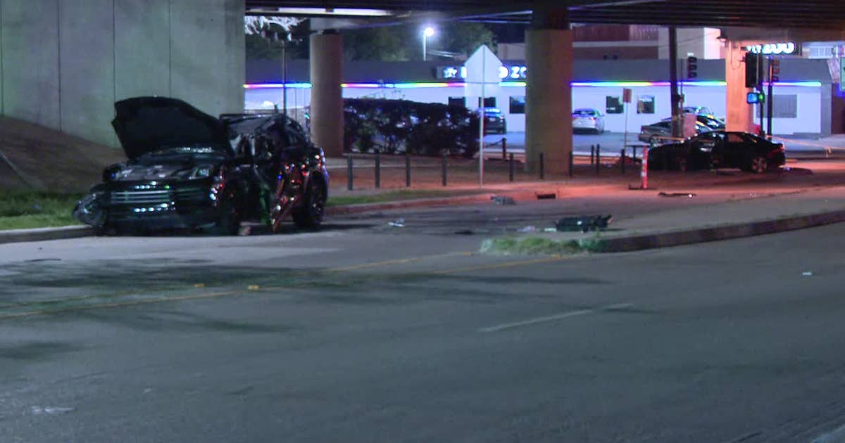 Driver killed in rollover crash in Dallas | FOX 4 Dallas-Fort Worth
