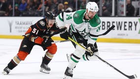 Hintz has goal and 2 assists, Stars roll to 6-2 victory over Ducks