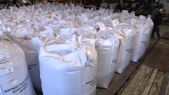 North Texans rally to help ranchers feed starving cattle in wildfire-stricken panhandle