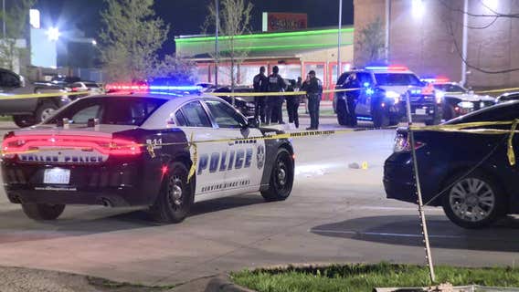Suspect struck 2 people with car after fight outside Dallas bar, police say