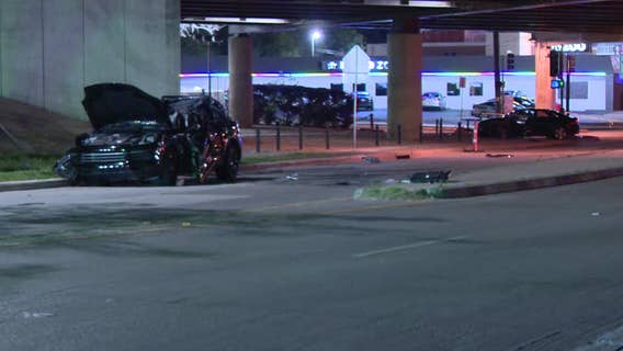Driver killed in rollover crash in Dallas