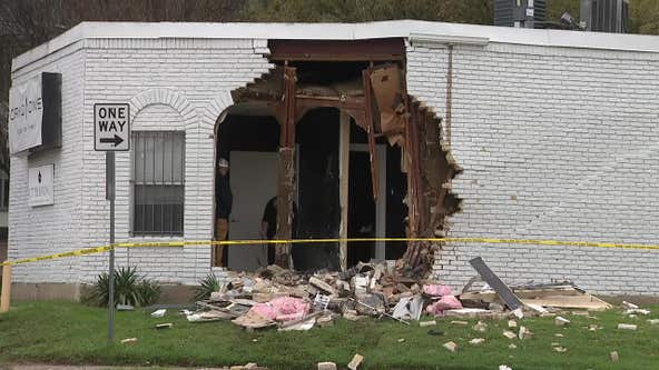 1 hurt after car crashes into Cryo1one store