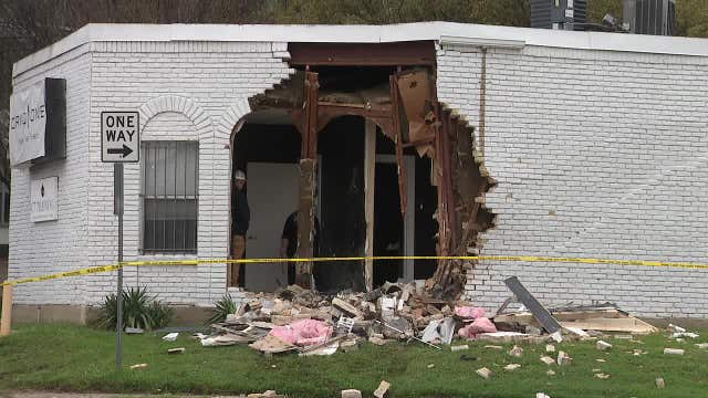 1 hurt after car crashes into Cryo1one store