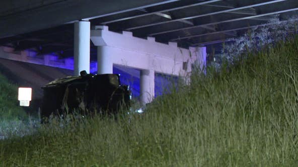 1 dead after vehicle plunges from Fort Worth overpass