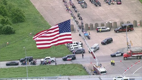 Medal of Honor motorcade travels from DFW to Gainesville