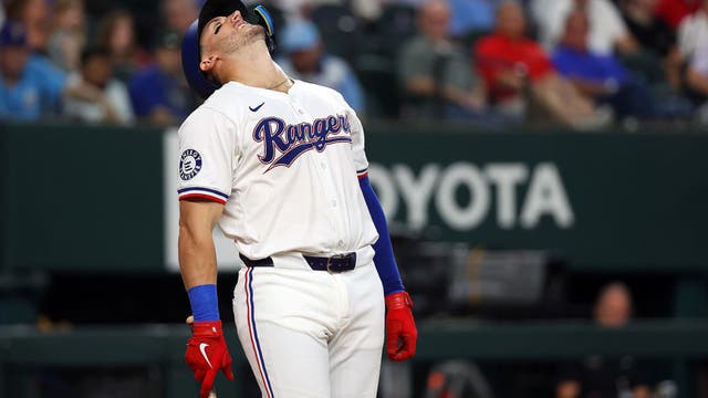 France and Urías hit 2-run HRs as Mariners beat Texas 4-3 to take series and top spot in AL West