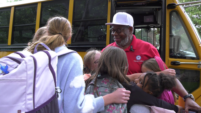 Richardson ISD students start lemonade stand to raise $400 for bus driver
