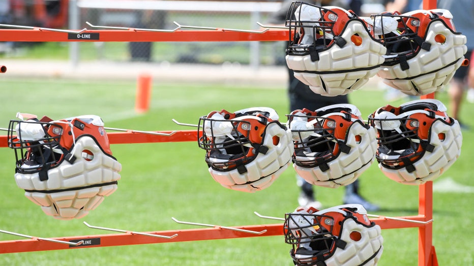 NFL giving players option to wear Guardian caps in games this season