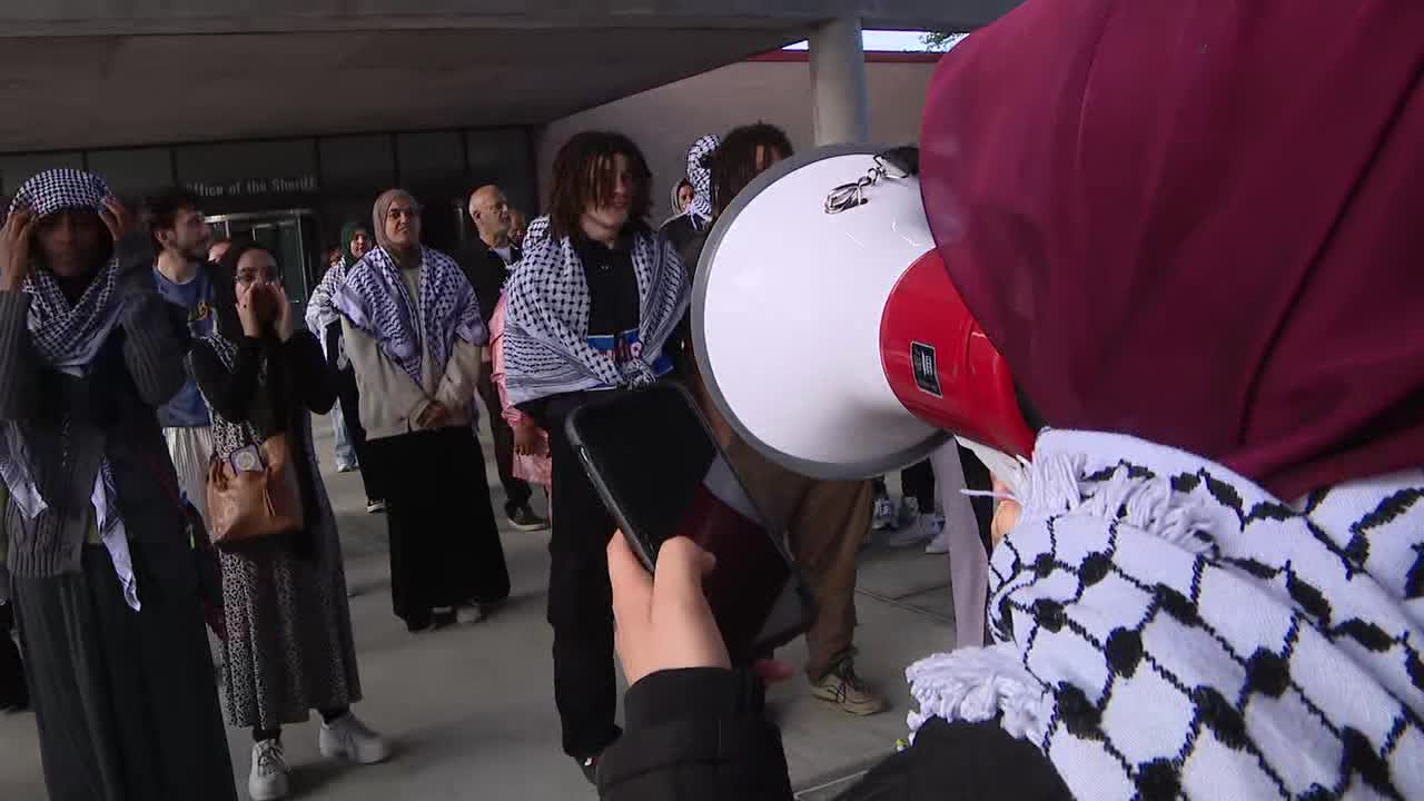 Protesters at Collin County jail call for UT Dallas arrestees to be released - Vimarsana News