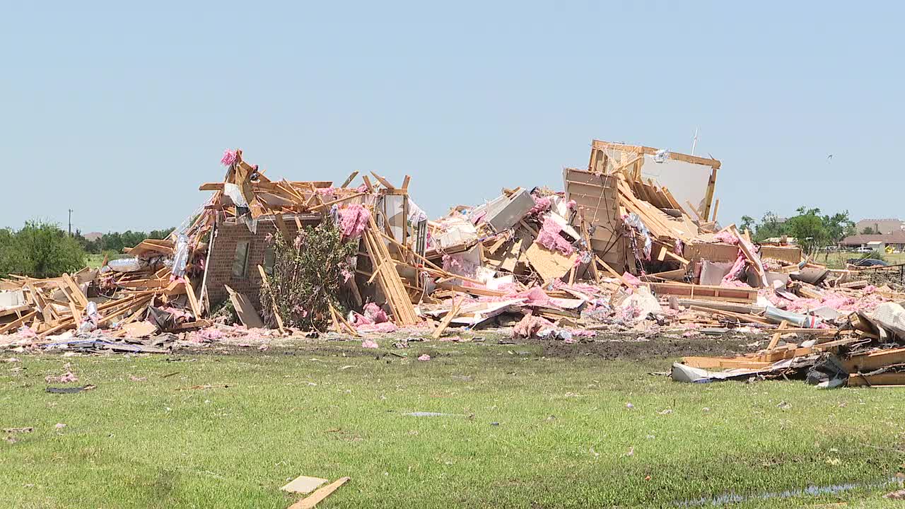 Frisco firefighters among those who lost homes in Celina tornado - Vimarsana News
