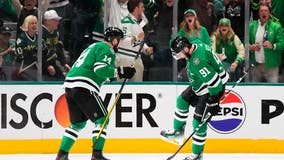 Miro Heiskanen scores 2 power-play goals, Stars beat Avs 5-3 in Game 2 to even series