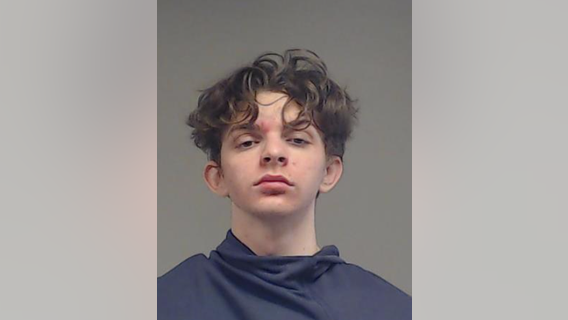 Plano man attacked tow truck driver with metal bar who was towing his mom’s car: police