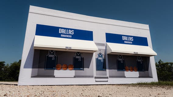 Mavs pop-up installed along I-35 for fans heading to OKC