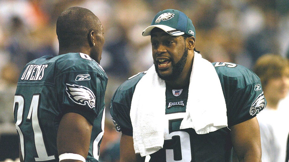 Donovan-McNabb-and-Terrell-Owens.jpg