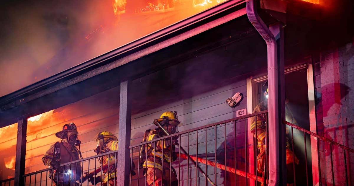 Fort Worth apartment fire displaces 18 adults, 6 children | FOX 4 ...
