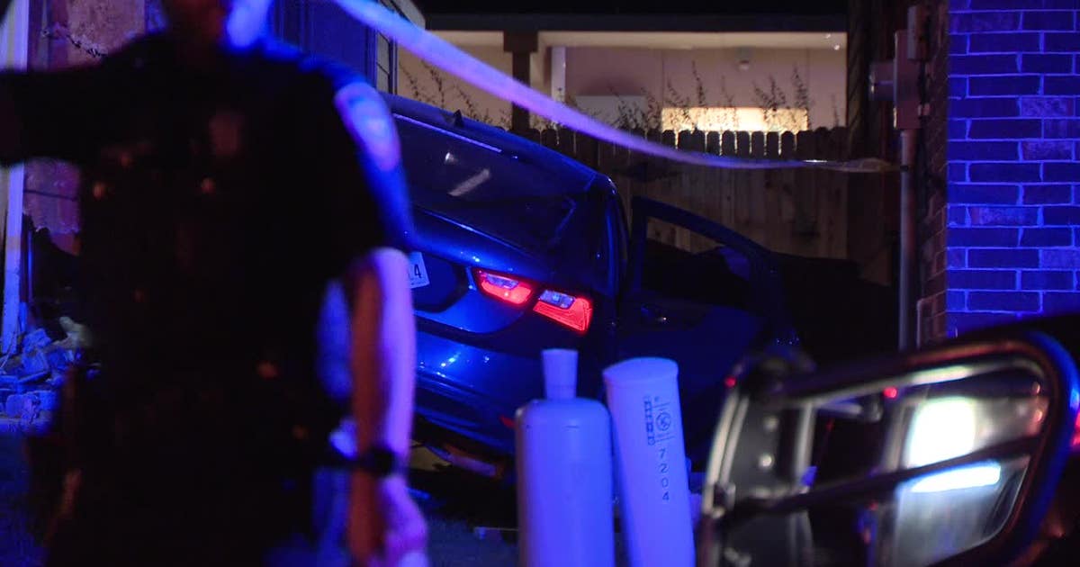 Car crashes into Fort Worth house after deadly shooting | FOX 4 Dallas ...