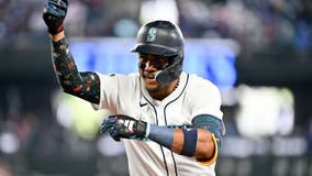 J-Rod goes deep to help Mariners win for 6th time in 7 games, 7-5 over Rangers