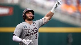 Texas A&M builds big lead early and beats Tennessee 9-5 in Game 1 of College World Series finals