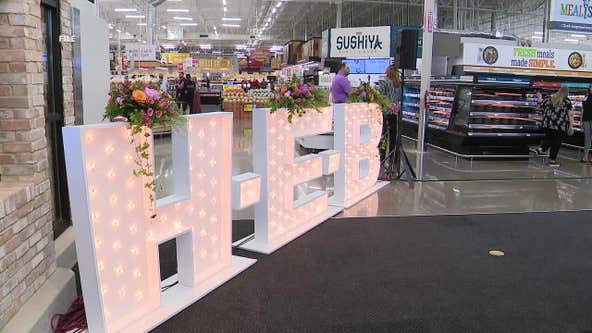 H-E-B opens new store in Mansfield