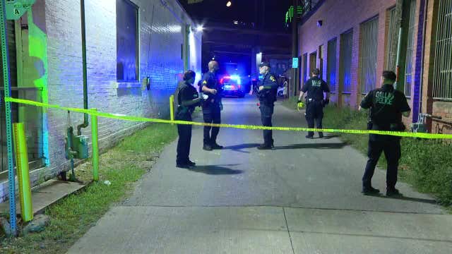 Man accidentally shot himself during fight in Deep Ellum, Dallas police say