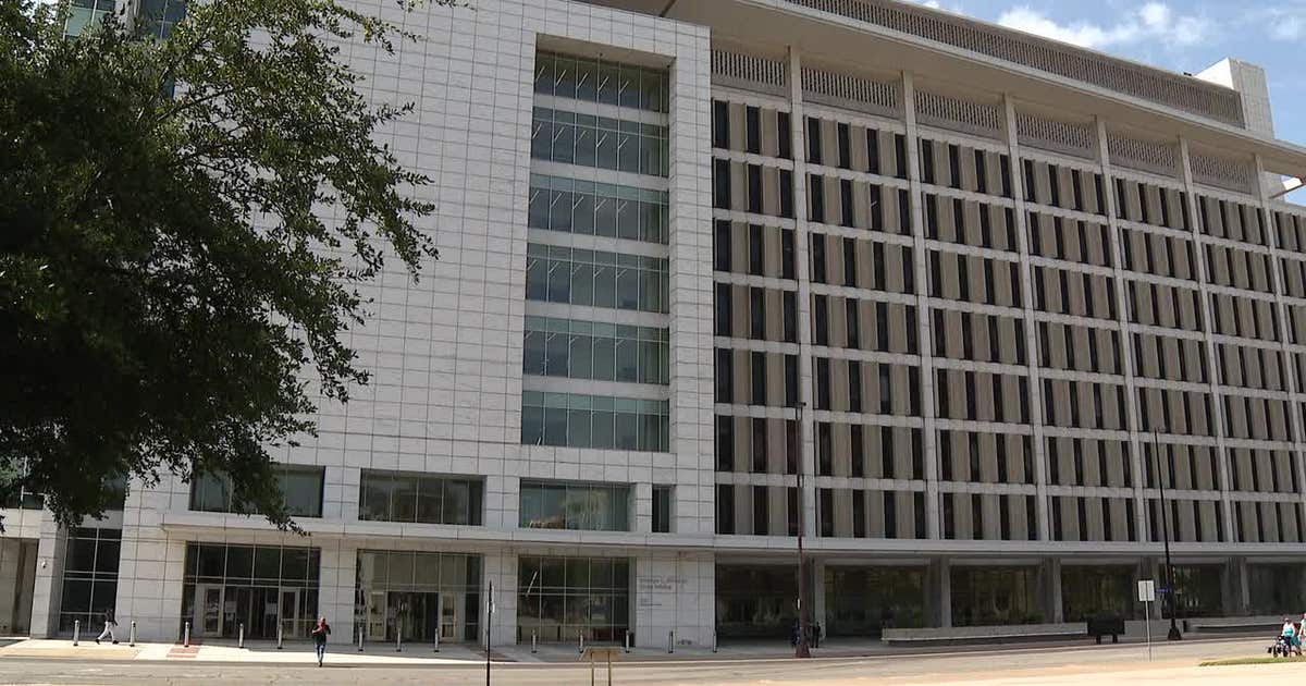 George Hall Court George Allen Courts Building in Downtown Dallas closed due to water ...