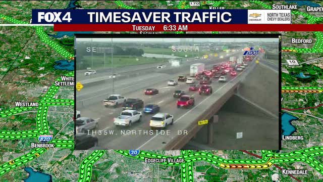 Pedestrian killed crossing I-35W in Fort Worth