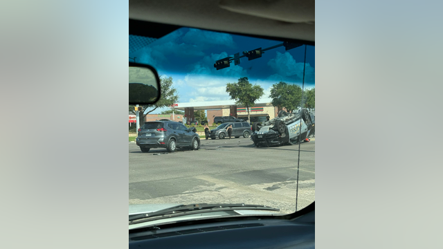 Irving officer not seriously hurt after rollover crash