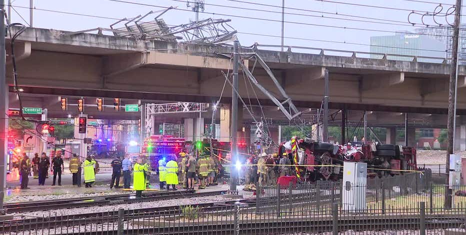 4 Dallas firefighters injured after engine hydroplanes, falls off bridge