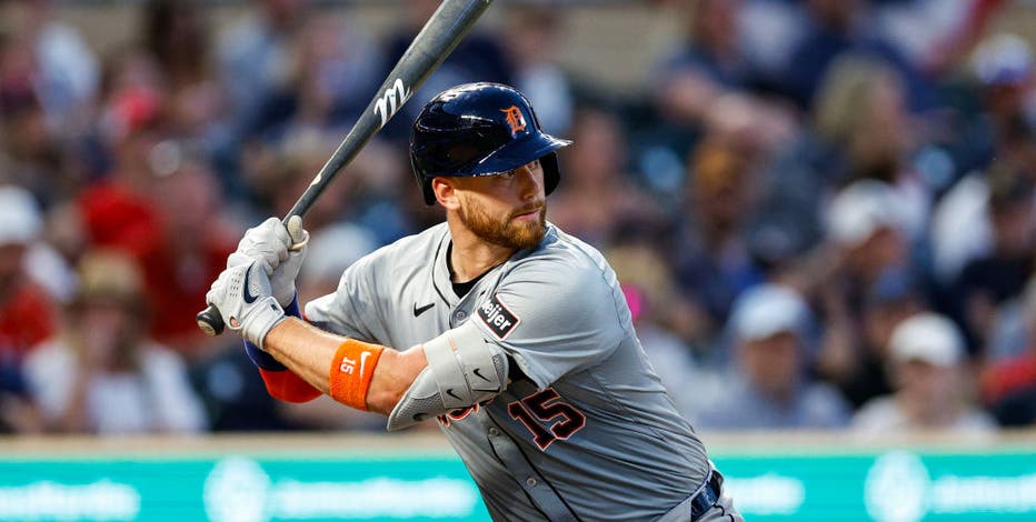 Rangers acquire catcher Carson Kelly from Tigers for 2 minor leaguers